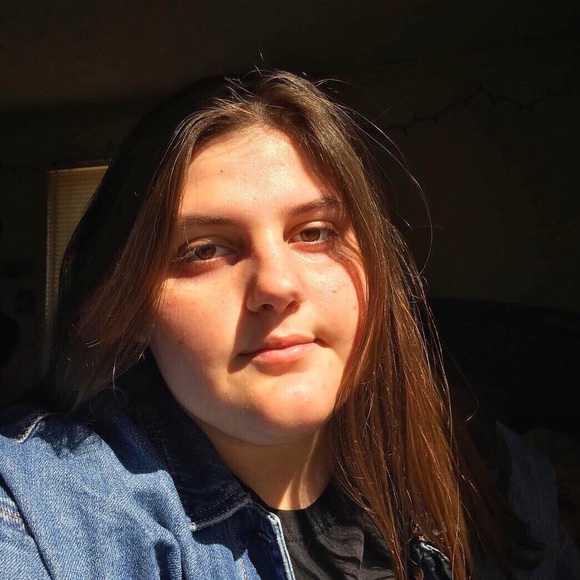 Meet your Posher, Allison - Picture 1 of 1